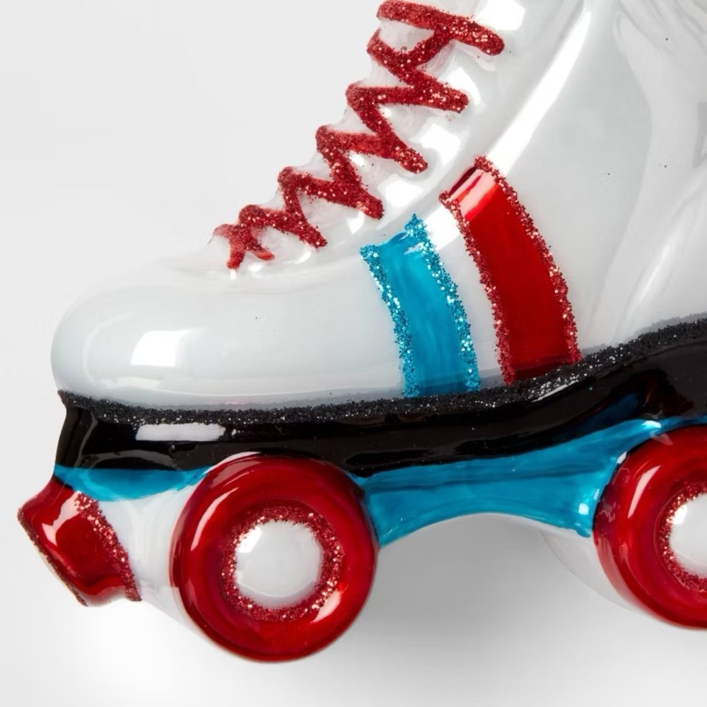 Glass Rollerskate Christmas Tree Ornament White nwt retro - Picture 3 of 3